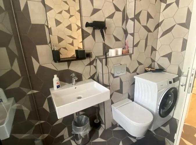 Апартаменти New G&p - Free Parking Любляна