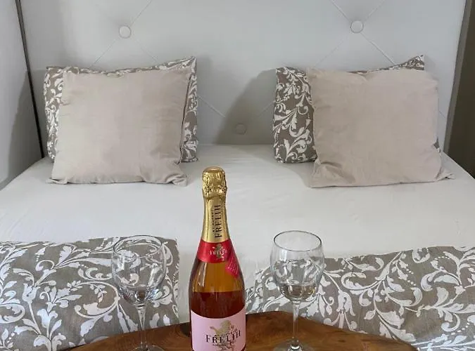 New G&p - Free Parking Apartment