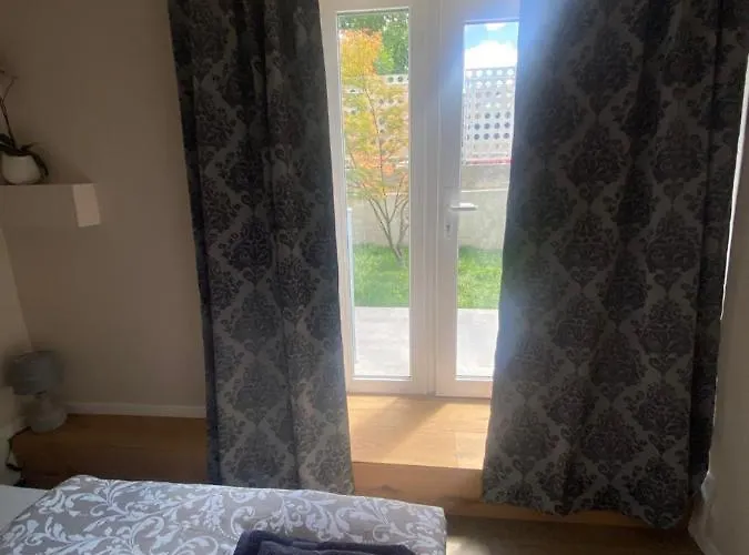 New G&p - Free Parking *